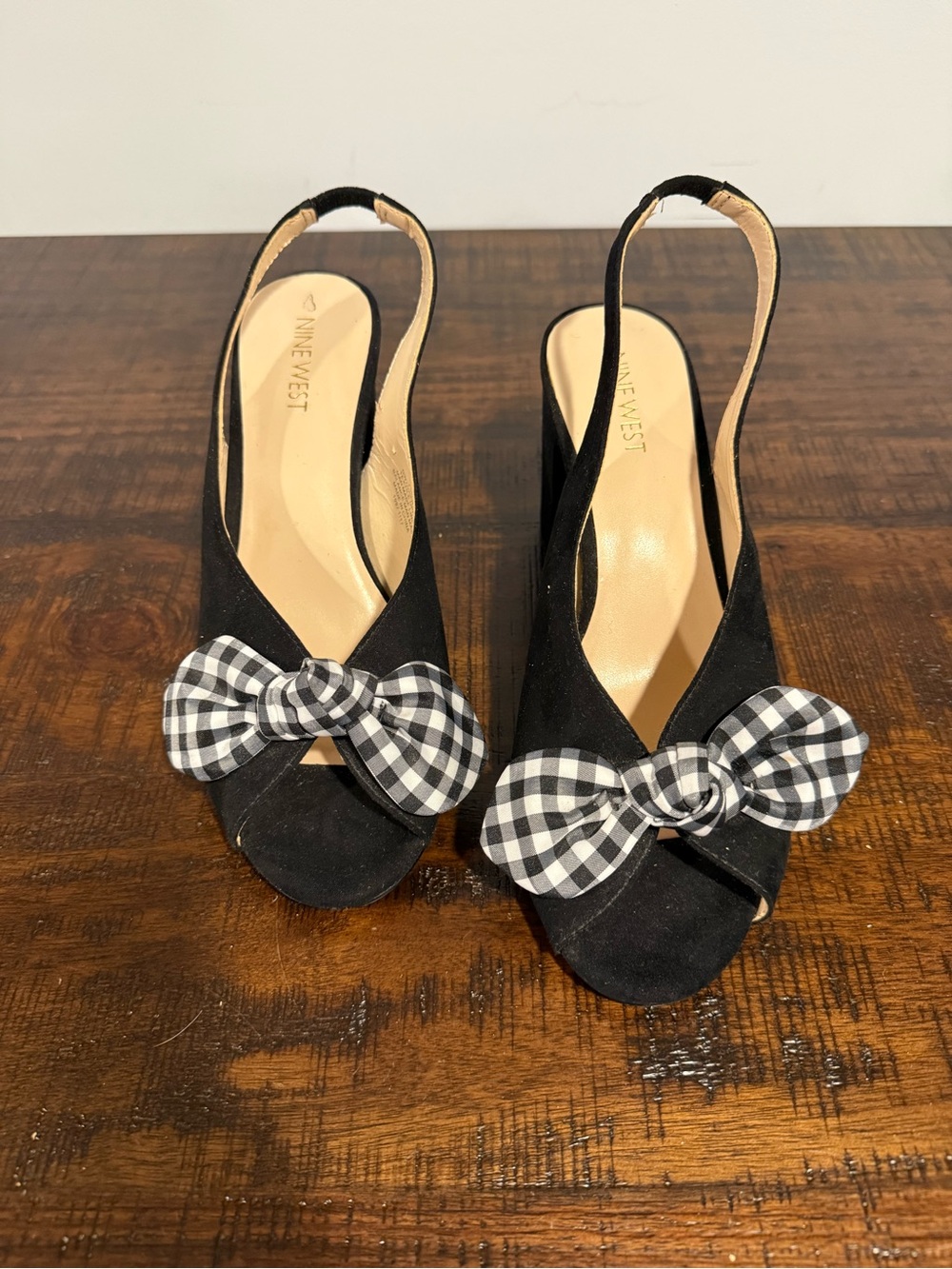 Nine West Black Slingback Heels with Black-and-White Gingham Bow / like new W